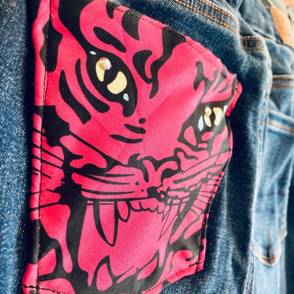 Tiger Print Jeans - Picture 4 of 4